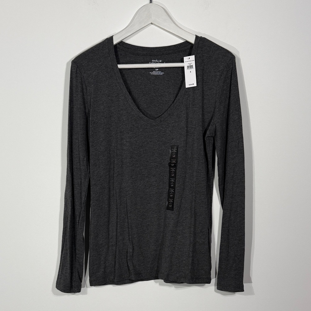 Banana Republic Dark Gray V-Neck Long Sleeve Tee